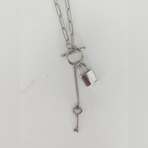 Stainless steel paperclip heart lock necklace - Picture 4 of 5